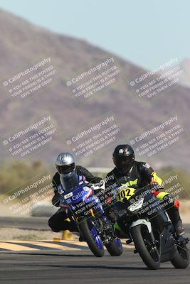 media/Oct-30-2025-Racers Edge (Thu) [[dabbdaf680]]/3-B Group/Session 2 (Turn 14)/